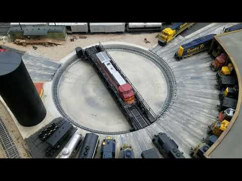 Turntable - Model Train Layout Scratchbuilt by Dad