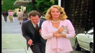 Bruce Willis singing in Moonlighting.