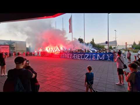 Przywitanie na prezentacji drużyny Twarde Pierniki 2023