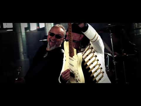 MICHAEL SCHINKEL'S ETERNAL FLAME feat. Mark Boals - "Smoke On The Mountain" (Official Video)