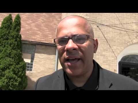 download lagu mp3 mp4 Tio Hardiman Governor, download lagu Tio Hardiman Governor gratis, unduh video klip Tio Hardiman Governor