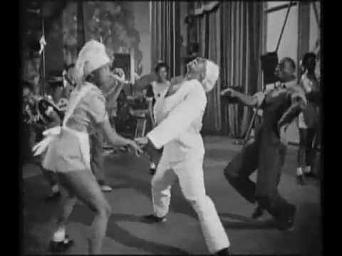 Hellzapoppin' (1941) - Slim Gaillard & Slam Stewart - The Harlem Congeroos.avi