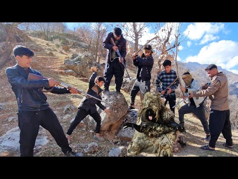 Fight for survival: nomads against wild cavemen!