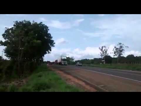 Ultrapassagem forçada em faixa contínua dupla