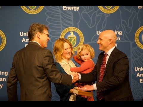 Daniel Simmons Ceremonially Sworn In as DOE Assistant Secretary for Energy Efficiency and Renewable Energy | Department of Energy