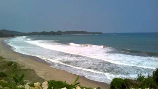 preview picture of video 'Soge beach Pacitan'