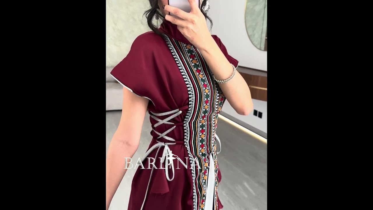 جلابية عنابية مزينة بنقشة السدو - XXL