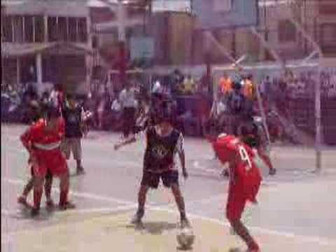 ATAJADA DE PUMA EN 2 TIEMPOS STUTTGART