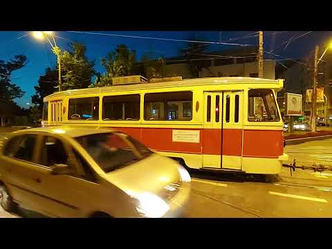Tramvaiul Rathgeber #2663 tractând Tramvaiul de Muzeu V56 #119 către Uzina URAC