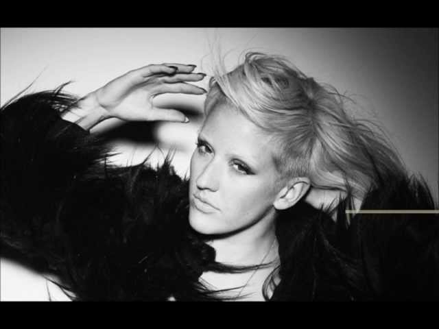 Ellie Goulding – In My City (Instrumental)