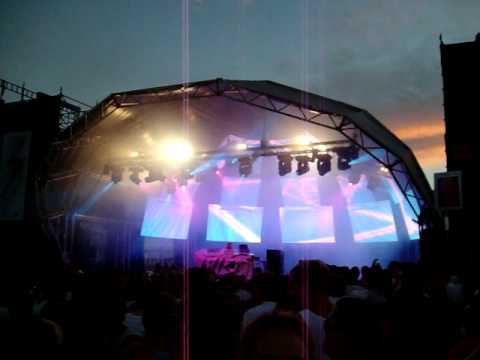 Field Day 2009 - MGMT Kids (Soulwax Remix)