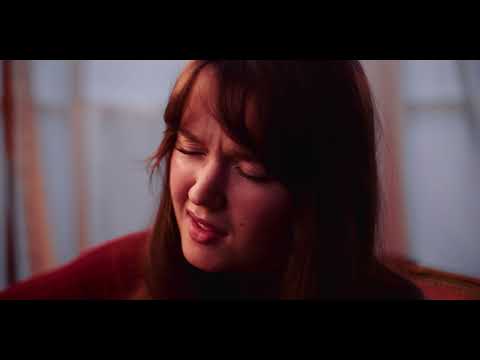 Anna Lille - Min første kjærlighet (Official Music Video)