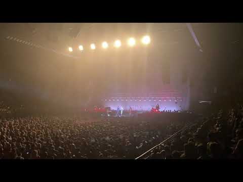 Bazart ~ Onderweg ft. S10 ~ Live in Lotto Arena