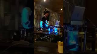 Sheldon And His Rythmn Shells Oasis Wonderwall