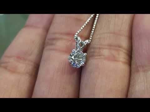 0.71 ct Leo diamond pendant E/SI2 Round brilliant cut diamond