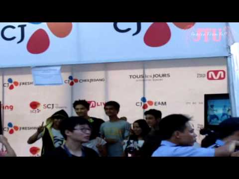 [Fancam] JJ Project (picture time) at MOA in VietNam 121124 [JTU Subteam]