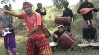 Download lagu Sasak Kawo pusuk tunjung.mp4 mp3