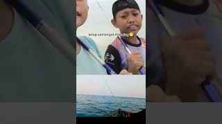 Download lagu Lagu yang buat semangat mancing😅😅#mancing #shortsvideo #hobbimancing mp3