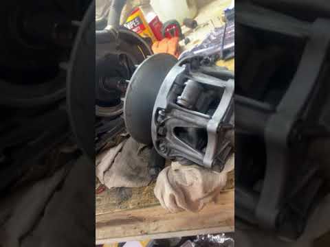 How to remove Kawasaki brute force/ prairie clutch KVF 750