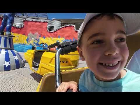 Adam goes to the Lunapark