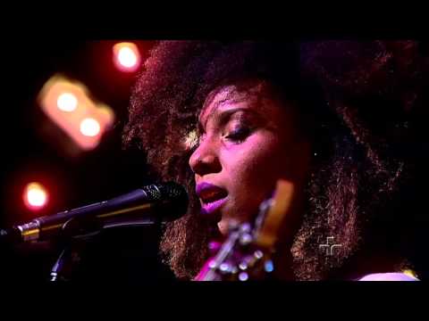 Canção e Silêncio, por Filipe Catto