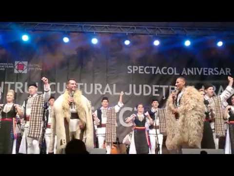 ANSAMBLUL CINDRELUL JUNI SIBIULUI  IN SPECTACOL - 15 DE ACTIVITATE A CENTRULUI CULTURAL ARAD