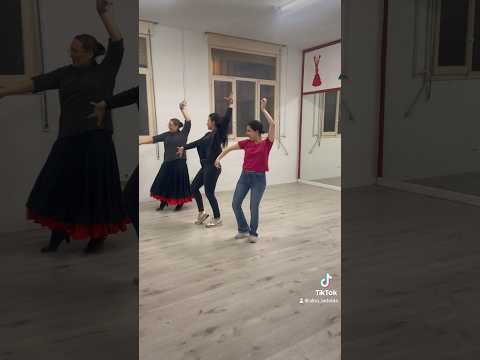 Vamos con la primera sevillana #omarmontes #sevillanas #elrocio