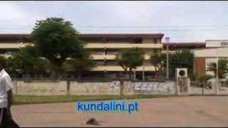 preview picture of video 'Maputo - escolas do lado da Polana'
