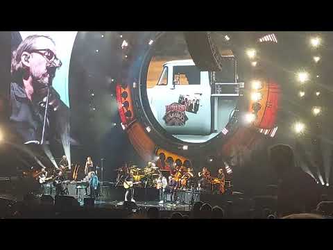 ELO do Handle with care - Travelling Wilburys with Dhani Harrison. Manchester 8.7.25