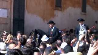preview picture of video 'Entrada Caragol D'es Born. Ciutadella de Menorca - Sant Joan 2012'
