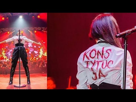 Steczkowska w koszuli z napisem „Konstytucja”. Strój piosenkarki wywołał burzę w sieci