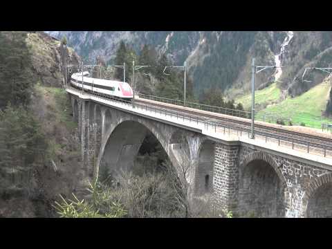 SBB RABDe 500 IN TRANSITO SUL PONTE WASSEN.(CH) 25 - 4 - 2015.