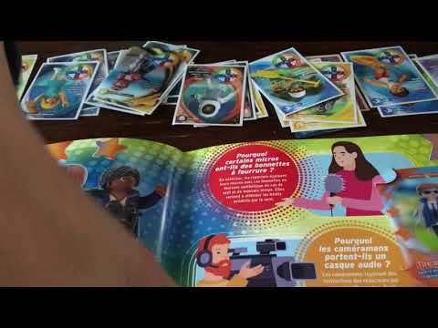 On ouvre des autocollants le monde du sport Playmobil de carrefour