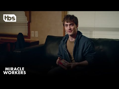 ミラクル・ワーカーズ。ダニエル・ラドクリフとの夕べ』予告編｜TBS (Miracle Workers: An Evening with Daniel Radcliffe in a Trailer | TBS)