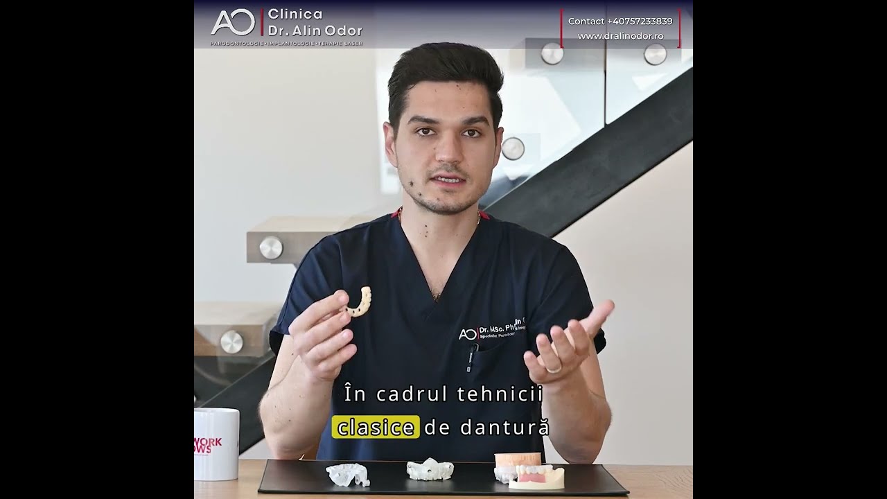 Dr. Alin Odor explicând tratamentul All-on-X
