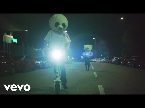 Pinguini Tattici Nucleari - Romantico Ma Muori on Spotify Charts