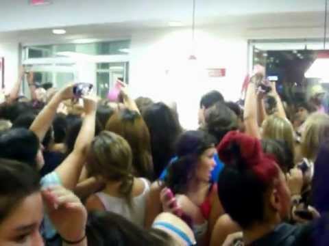 RYAN BEATTY inside in-n-out 08-18-12