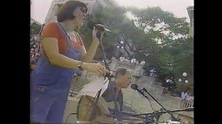Silvio Rodriguez y Annabel Lopez - La gota de rocio (en directo, XIV festival de la juventud, 1997)