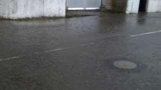 preview picture of video 'Unwetter bei Kronau Überflutung industriegebiet keller vollgelaufen 6.08.2013'