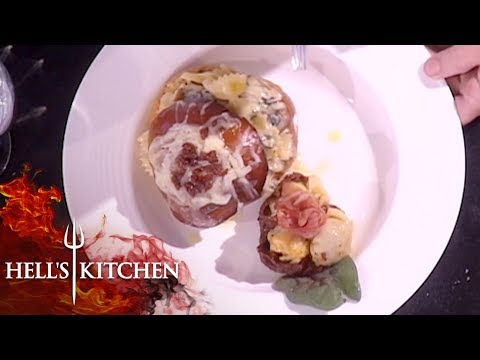 Mac & Cheese Burger Fails To Impress Judges | Hell's Kitchen