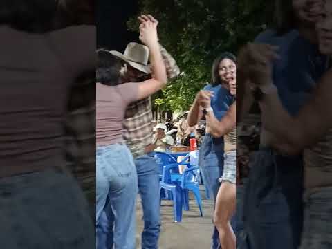 noite festiva. Bar e lanchonete da Viviane Planaltina do Paraná