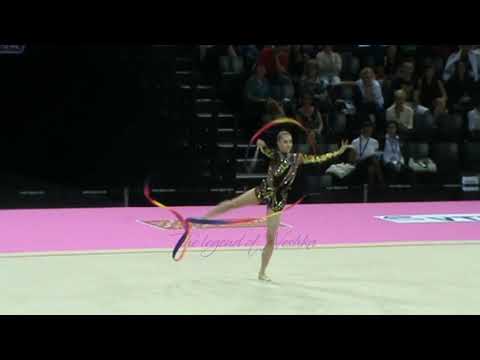 Alexandra PISCUPESCU (ROU) ribbon - 2011 Montpellier worlds Qualifs