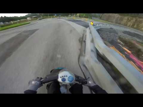 police escape, piaggio zip