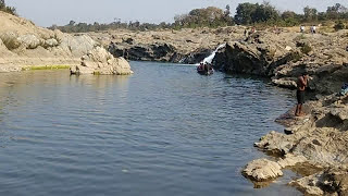 preview picture of video 'Rajrappa Mandir side waterfalls n boating'