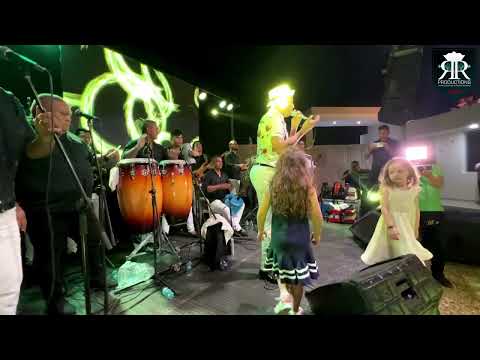 LA MAMÁ DE UNO  (FARID ORTIZ)