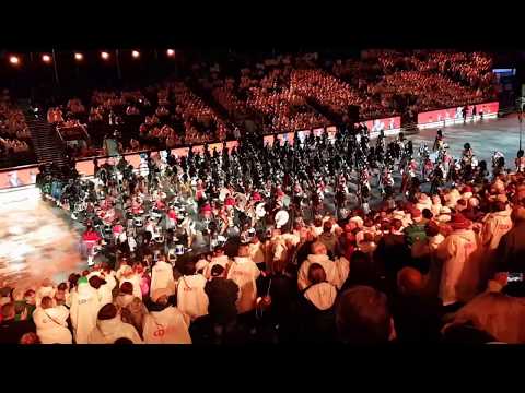 Basel Tattoo 2017 Grand Finale - The Black Bear / Scotland The Brave - Massed Drums And Pipes