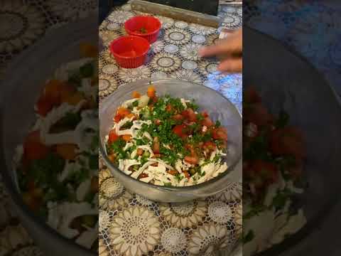 An easy and quick Peruvian Recipe, “Palta Rellena” (Stuffed Avocado)