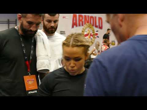 Aine Hanley Vs Kelly Staddon - Kelly Walkout