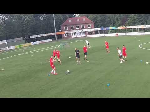 Football training: Passing exercise - The short passing game cross