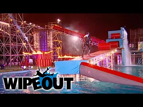 Beauties & Geeks Wipeout Zone Final | Wipeout HD